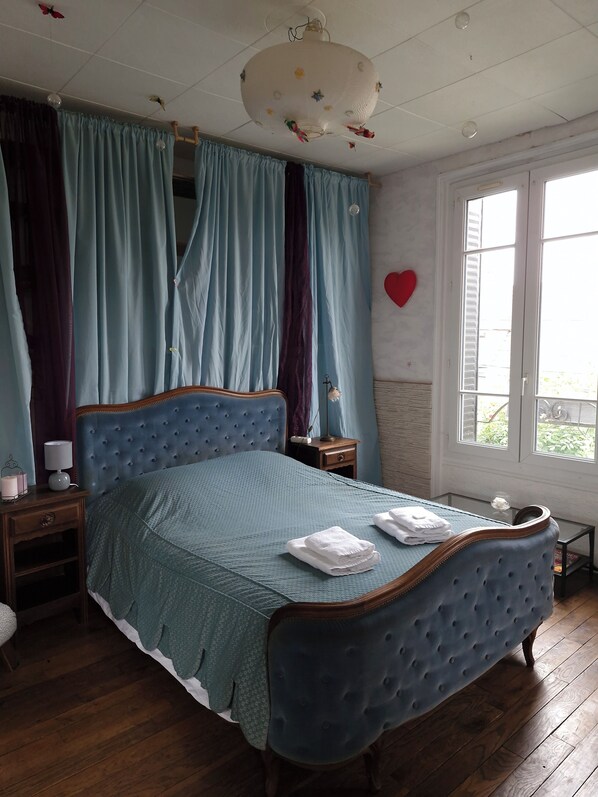 7 chambres, fer et planche à repasser, Wi-Fi, draps fournis