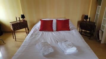 7 chambres, fer et planche Ă repasser, Wi-Fi, draps fournis