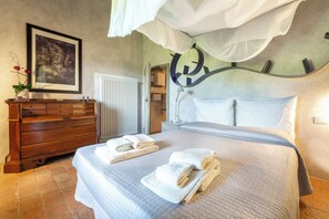 5 Schlafzimmer, Bügeleisen/Bügelbrett, WLAN, Bettwäsche