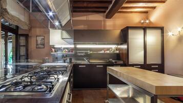 Mikrowelle, Ofen, Herdplatte, GeschirrspĂŒler