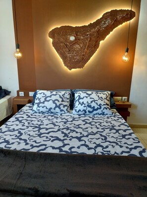 Kamar Double Standar, pemandangan gunung | Tirai kedap cahaya, setrika/meja setrika, dan Wi-Fi gratis