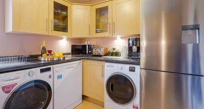 Cosy single room shared bathroom