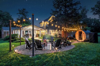 BourbonTrail:Golf Sim,SpeakEZ,Sauna,HotTub,Slps 14