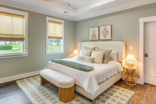 4 bedrooms, iron/ironing board, WiFi, bed sheets