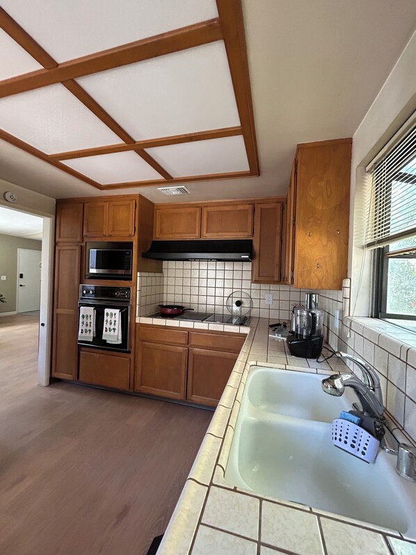 Microwave, oven, stovetop, dishwasher
