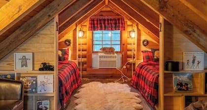 Tranquil cabin with Pool in charming Banner Elk