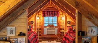 Tranquil cabin with Pool in charming Banner Elk