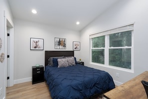 3 chambres, fer et planche à repasser, Wi-Fi gratuit, draps fournis