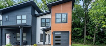 Trendy Townhome Near Downtown