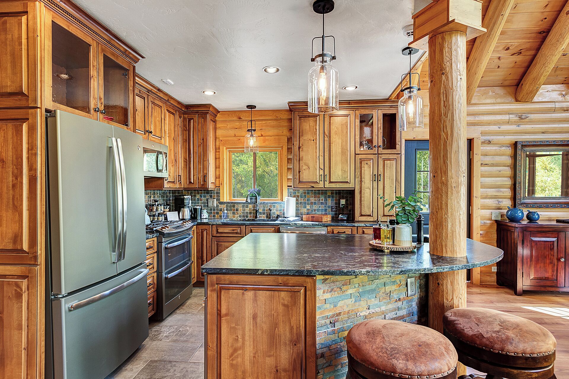 雪櫃、微波爐、焗爐、爐具