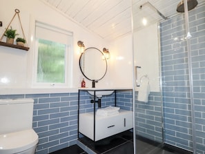 Shower, eco-friendly toiletries, hair dryer, towels