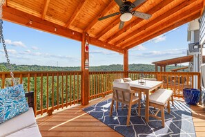 Outdoor dining - Modern Family Lodge 1 Mi to Silver Dollar City, Indoor Pool, Hot Tub, Arcade, EV (Branson)