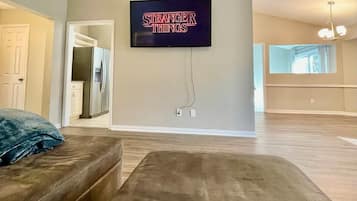 Smart TV, fireplace, ping pong
