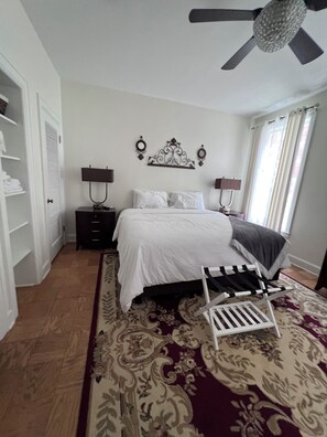 6 habitaciones, tabla de planchar con plancha, wifi y ropa de cama