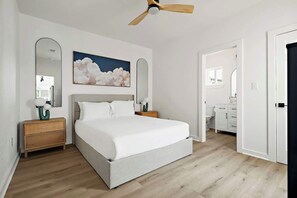 6 bedrooms, travel crib, free WiFi, bed sheets