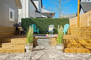Terrace/patio - E ATX Two Units 6BR | Cowboy Pool, Fr Pit, Grill (Austin)