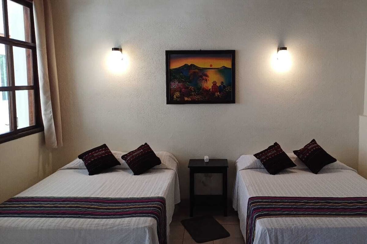 Comfort Twin Room | Laptop workspace, free WiFi