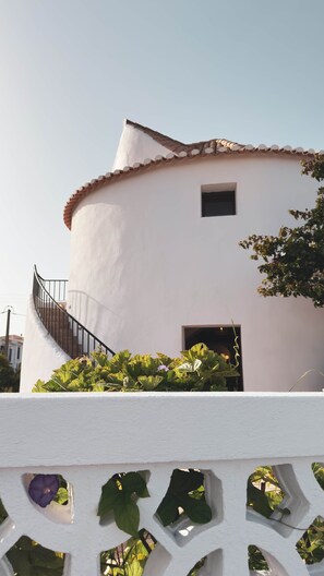 Exterior - Algarve Windmill, Villa & Pool. 2000m to the Beach (Budens)