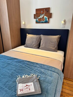 Suite, Accessible, Ensuite (Hem) | In-room safe, blackout curtains, soundproofing, free WiFi - Hotel Les Jardins de Porquerolles (Hyères)