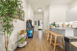 Dining - NEW! 3/2 Stylish Retreat Mins to NYC/Manhattan (Jersey City)