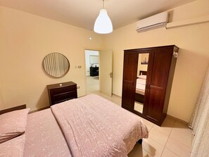 1 bedroom, iron/ironing board, WiFi, bed sheets