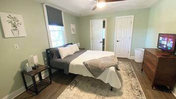 2 bedrooms, desk, iron/ironing board, travel cot