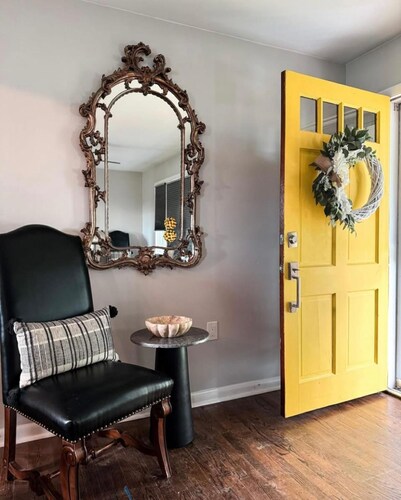 Monthly furnished house, fenced pet friendly, 2 bedroom 1 bath, garage w/ remote