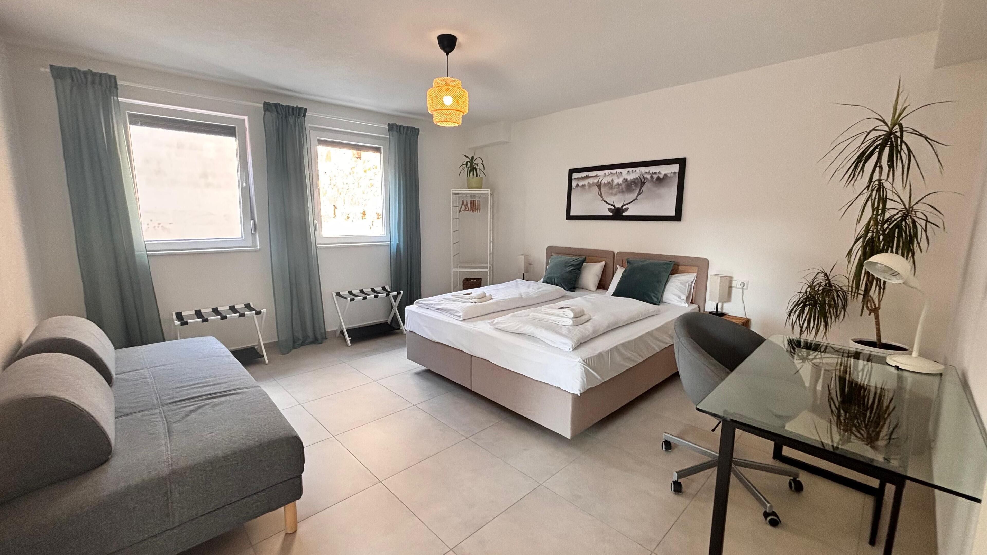 3 habitaciones, escritorio, wifi gratis y ropa de cama 