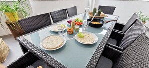 屋外ダイニングエリア