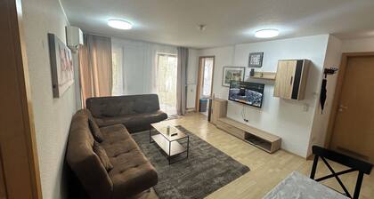 Zentral Stilvolle zwei Zimmer Wohnung