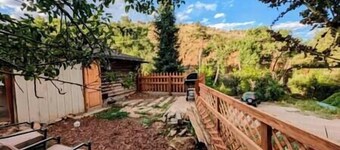 Creekside Red Rocks Getaway