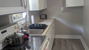 Micro-ondes, four, plaque de cuisson