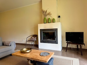 TV - LAKEVIEW GREEN PARADISE By Azores HomeMade (Ponta Delgada)