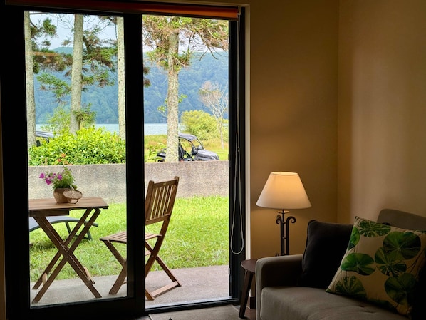 TV - LAKEVIEW GREEN PARADISE By Azores HomeMade (Ponta Delgada)