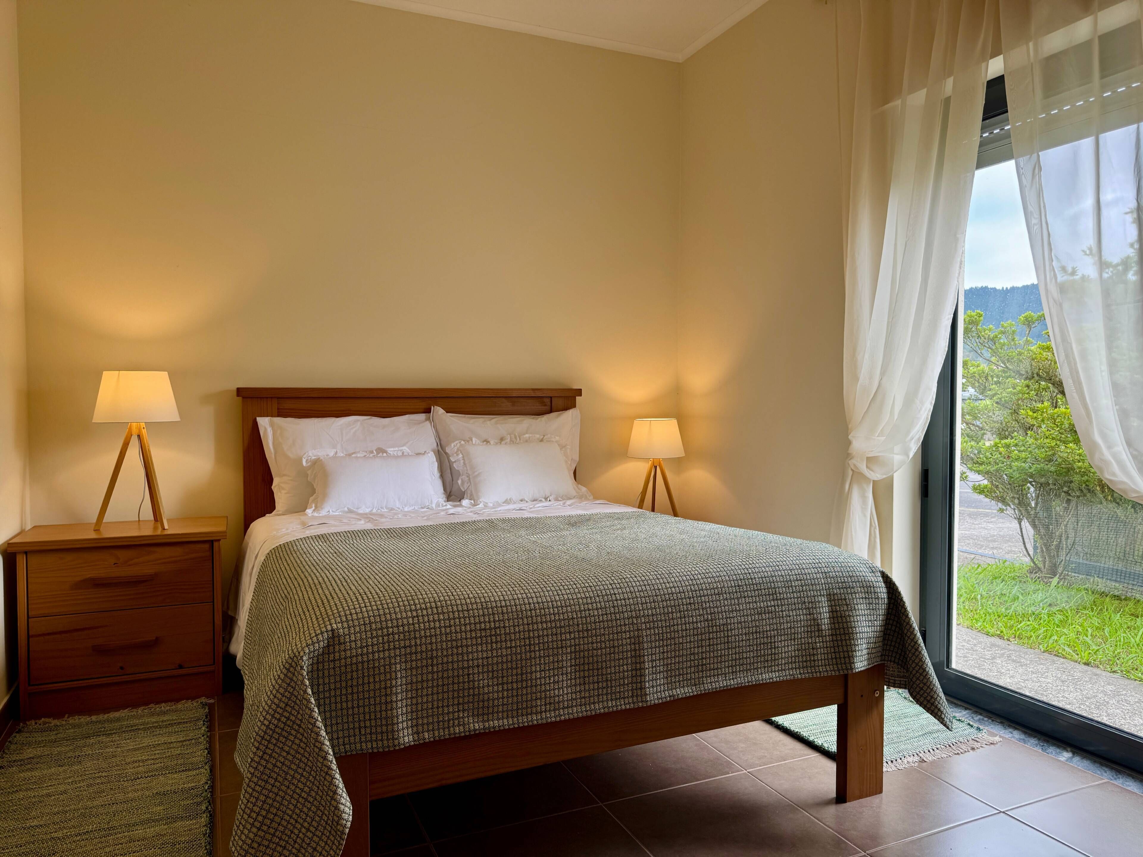 3 bedrooms, iron/ironing board, Internet, bed sheets