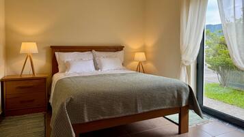 3 bedrooms, iron/ironing board, Internet, bed sheets