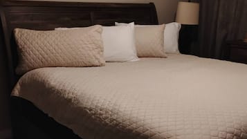 3 bedrooms, iron/ironing board, WiFi, bed sheets