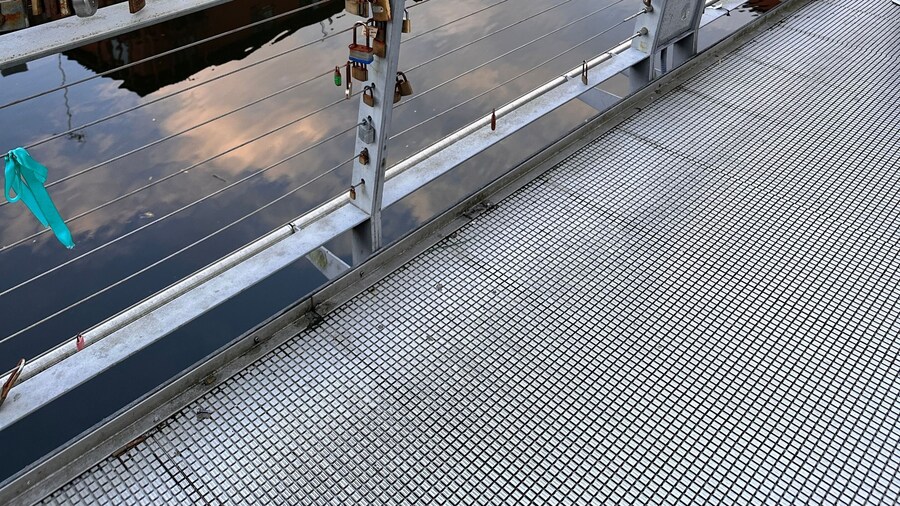 Charming Birmingham Apartment With Mini Balcony and Wifi With a Free Parking