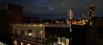Charming Birmingham Apartment With Mini Balcony and Wifi With a Free Parking