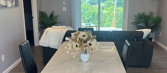 Charming 2-bedroom house on our farm with beautiful sunsets