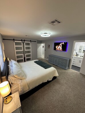 4 soverom, strykejern/-brett, wi-fi og sengetøy