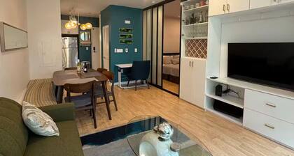 Jr 1 BR w/ parking & a plunge in Design District