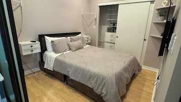 1 bedroom, iron/ironing board, WiFi, bed sheets