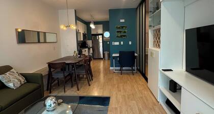 Jr 1 BR w/ parking & a plunge in Design District