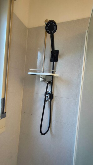 Shower, hair dryer, bidet, towels - Orange House (Sicilia)