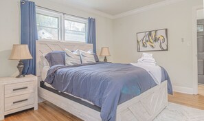 Free WiFi - Cozy Cottage Getaway  (Columbus)