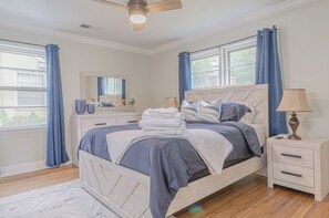 Free WiFi - Cozy Cottage Getaway  (Columbus)