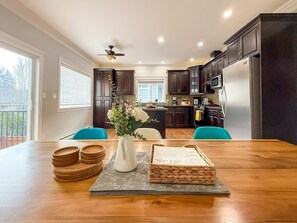 Mikrowelle, Ofen, Herdplatte, Geschirrspüler