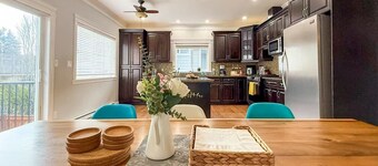 Charming 4-bedroom house in Langford next to Thetis lake