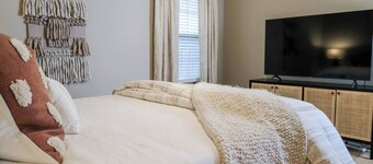 Spacious Home in South Tulsa- Finale Home